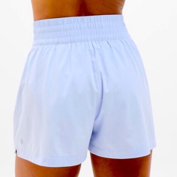 Athleta High Rise Weekender Run Short. Gossamer Blue M NWT - Picture 2 of 10